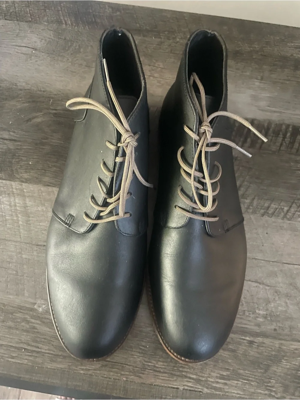 Nisolo Black Leather Chukka Boots with Tan Laces Size 8.5